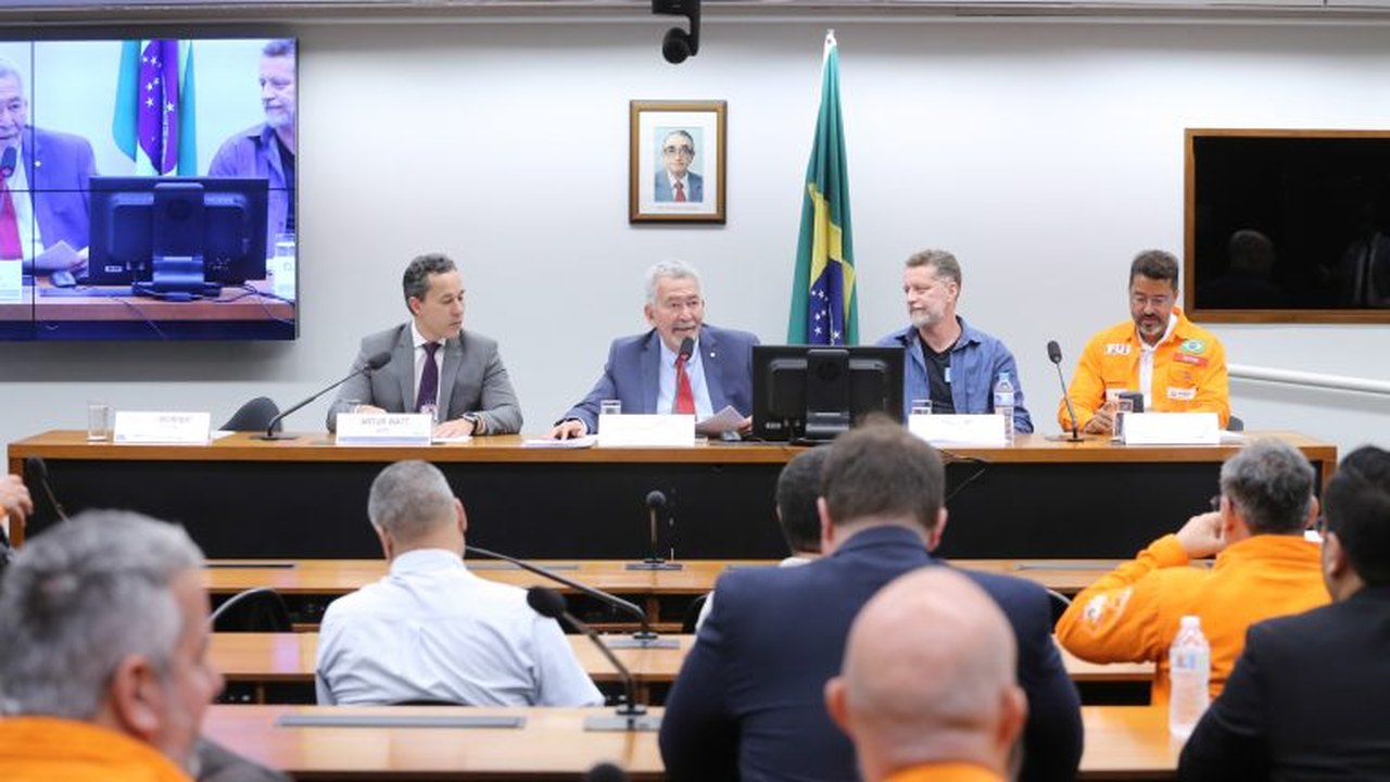 Especialistas apontam distribuidoras e revendedoras como responsáveis pela alta dos combustíveis