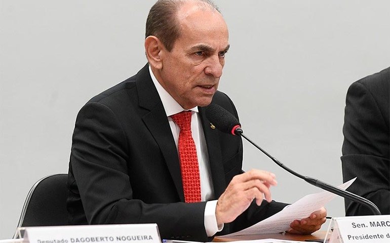 Castro: PEC da Transição deve tirar do teto despesas como Auxílio de R$ 600