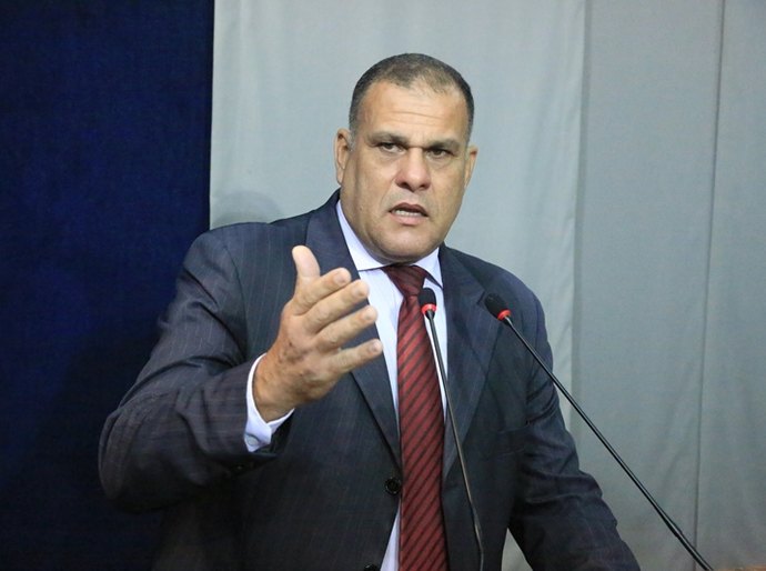 Vereador alerta para inconsistência em  edital do concurso para Educação promovido pelo Estado