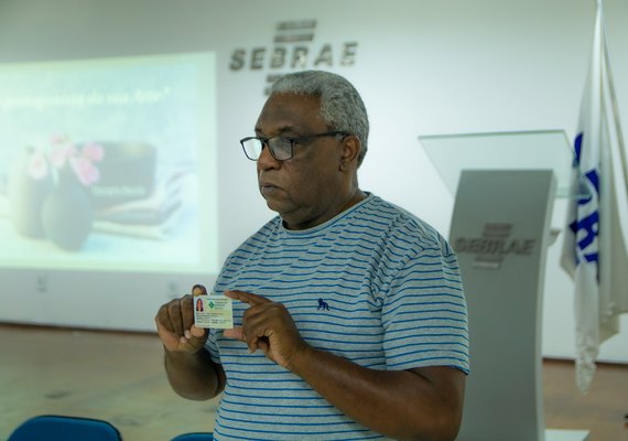 Prefeitura de Arapiraca entrega Carteira Nacional a 30 Artesãos