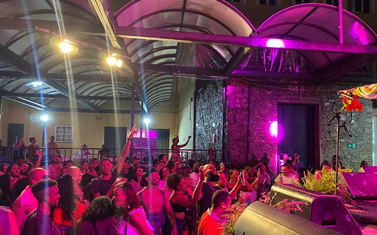 Sarajane faz Bailinho Axé Pra Você no Pelourinho e dá início às celebrações dos 40 anos de carreira