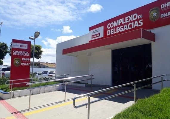 Jovem é morto a tiros e com golpes de arma branca na Levada