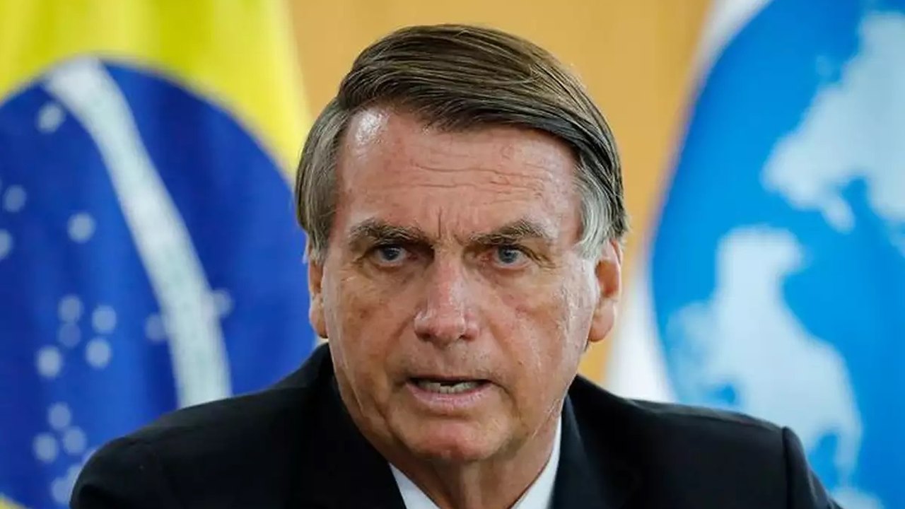 Bolsonaro ironiza urnas eletrônicas em evento com empresários