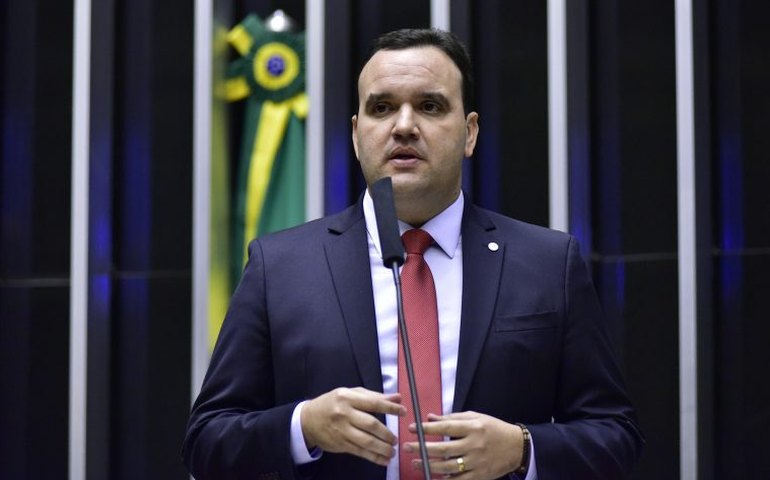 Comissão instalada para analisar MP da renovação automática da CNH elege presidente e vice