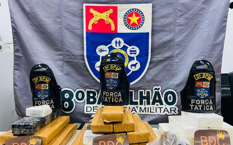 Polícia Militar apreende 20 Kg de drogas em residência que funcionava como depósito para abastecer o tráfico em Rio Largo