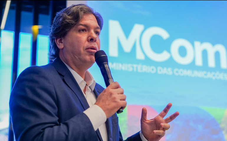 Ministro das Comunicações participa na Câmara de debate sobre regulamentação das redes sociais