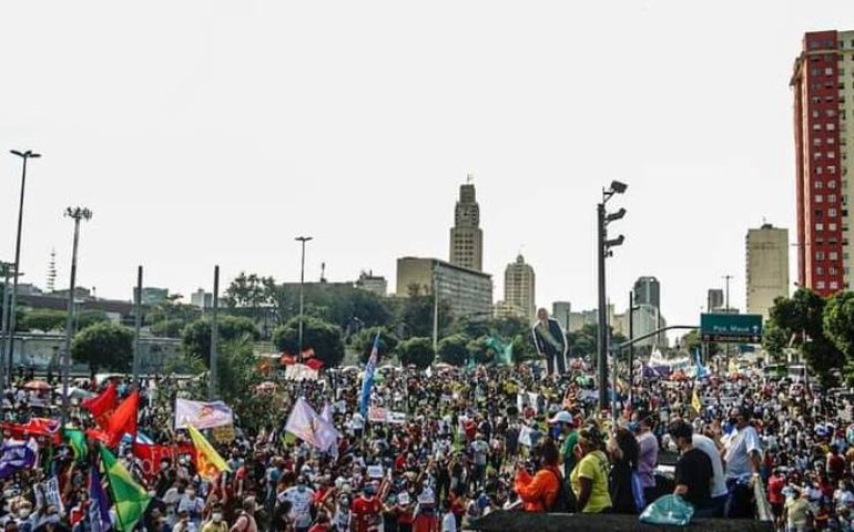 Bolsonaristas espalham fake news sobre ato crítico ao governo