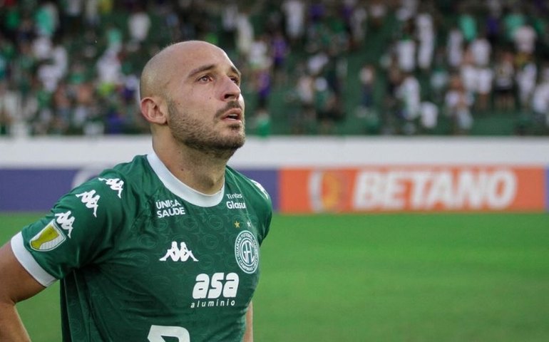 Meia Régis deixa o Guarani e vai disputar a Série B pelo Goiás