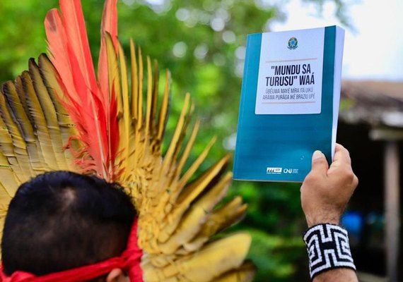 Constituição brasileira é traduzida pela 1ª vez para língua indígena