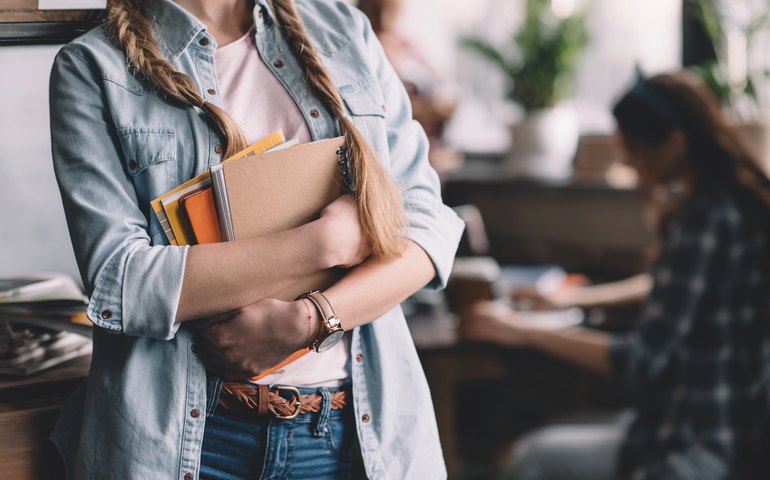 EUA definem regras para emissão de visto a estudantes; veja o que muda