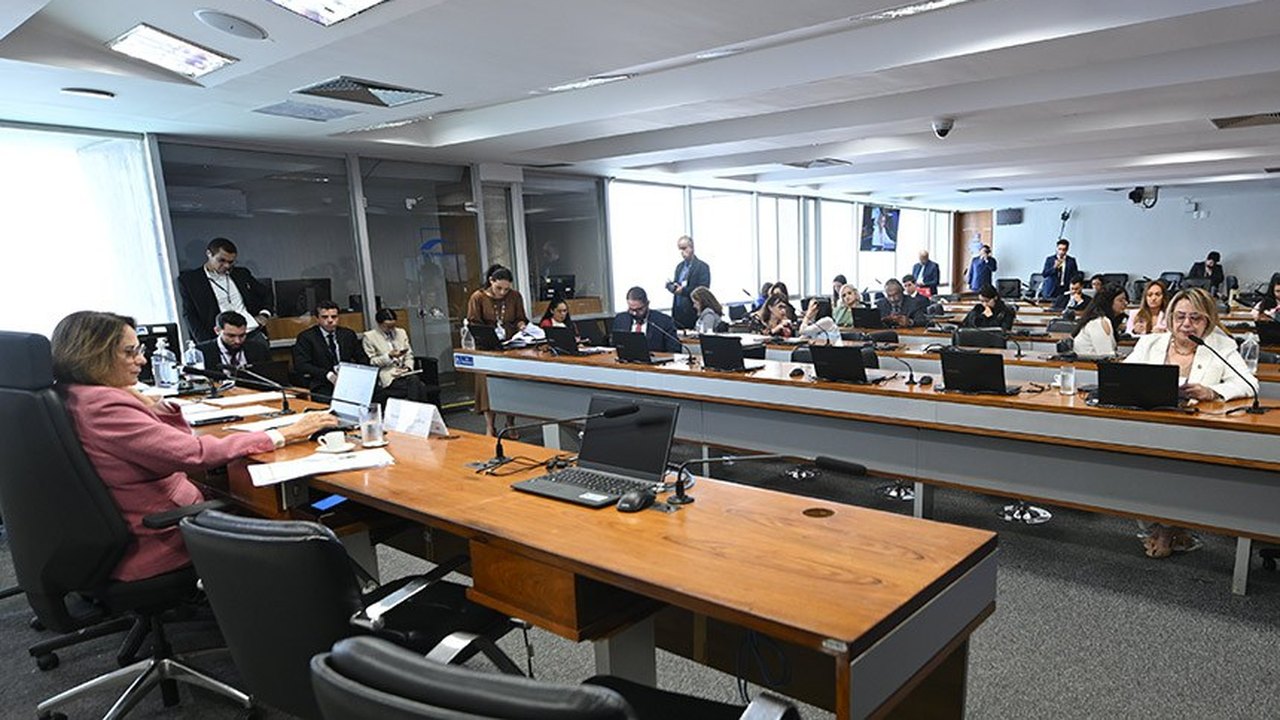 Política para proteger pessoas com síndrome de Tourette avança no Senado