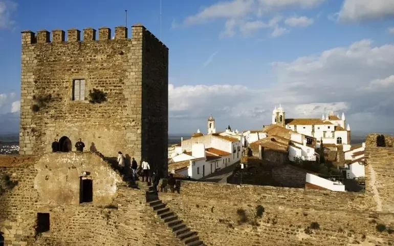 Portugal prevê recorde de turistas brasileiros em 2026