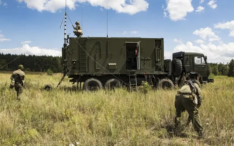 Guerra (eletrônica) da Ucrânia: Entenda por que a Rússia está interferindo no sinal de GPS no Norte da Europa