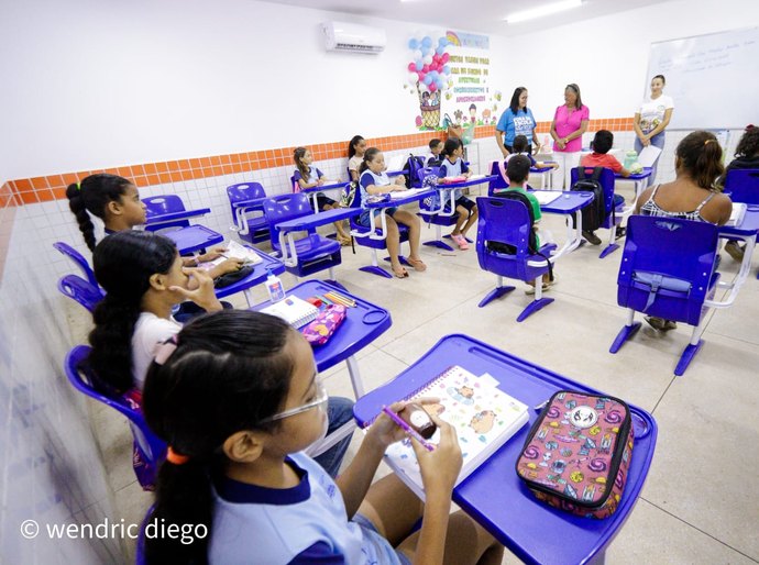 Prefeita Tia Júlia realiza visita a Escolas Municipais para dar boas-vindas aos alunos na volta às aulas