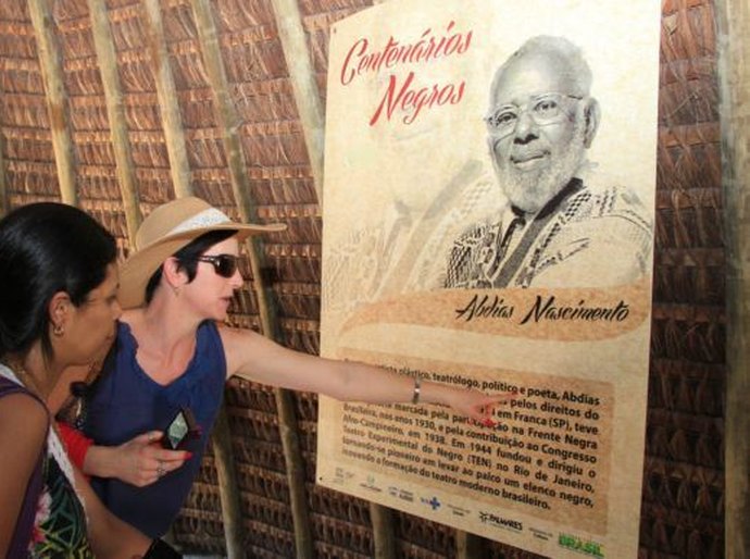 Cultura quilombola encanta professora inglesa em festividades na Serra da Barriga