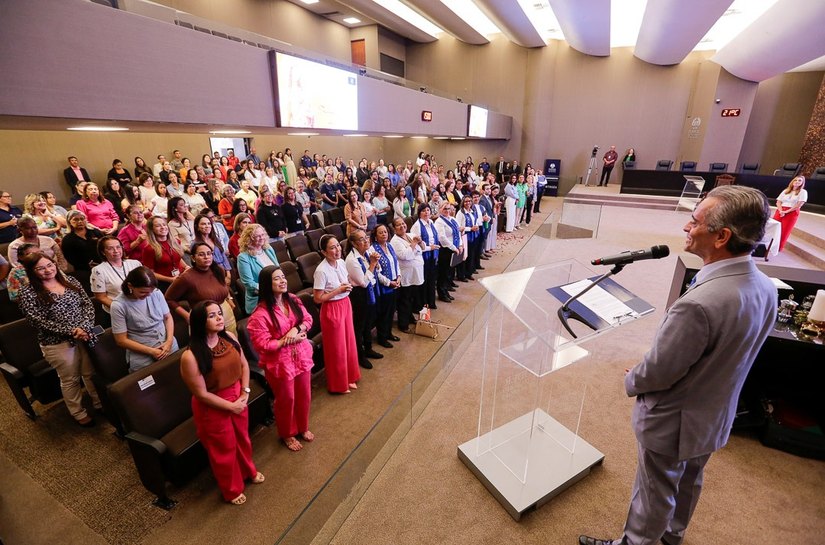 TJ de Alagoas homenageia servidoras e juízas pelo Dia das Mães