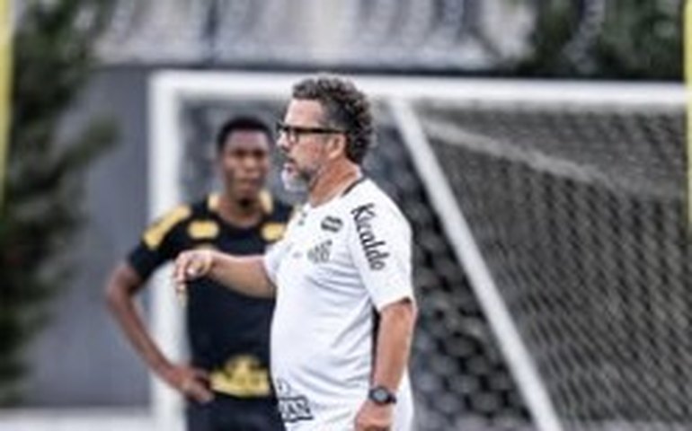 Cléber Xavier estreia no comando do Santos diante do CRB e tenta afastar a crise