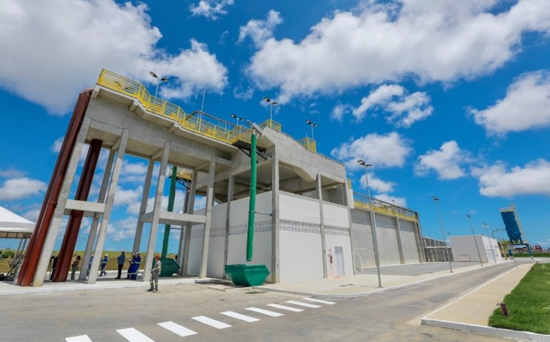 Dia do Meio Ambiente: Casal investe quase meio bilhão de reais para dobrar esgotamento sanitário de Maceió
