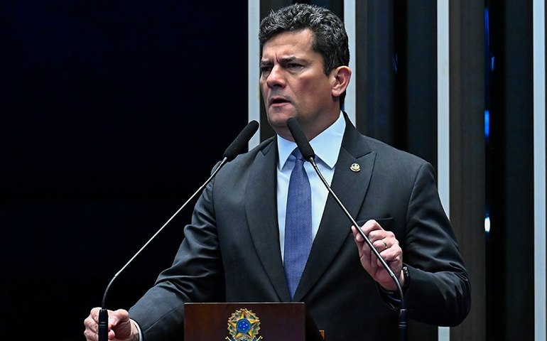 Moro celebra aprovação de projeto de proteção a agentes públicos