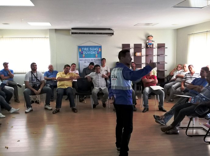 Semana de Trânsito: taxistas participam de aula especial