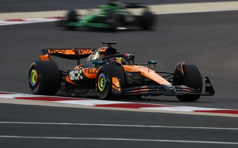 Bueiros voltam a causar paralisação e preocupam pilotos no 2º treino livre do GP de Las Vegas