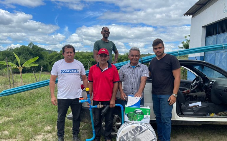 Prefeitura de Branquinha e CODEVASF instalam kits de irrigação por gotejamento