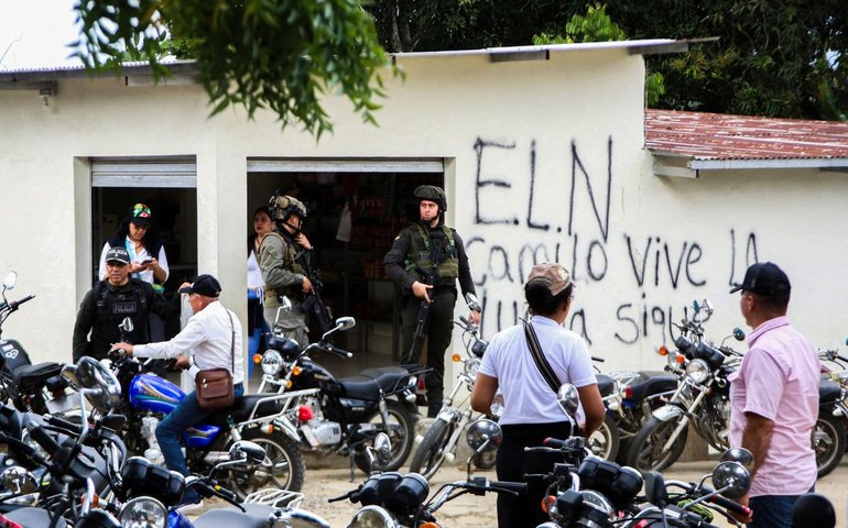 Entenda guerra da Colômbia que expulsou 52 mil e reduz chance de paz