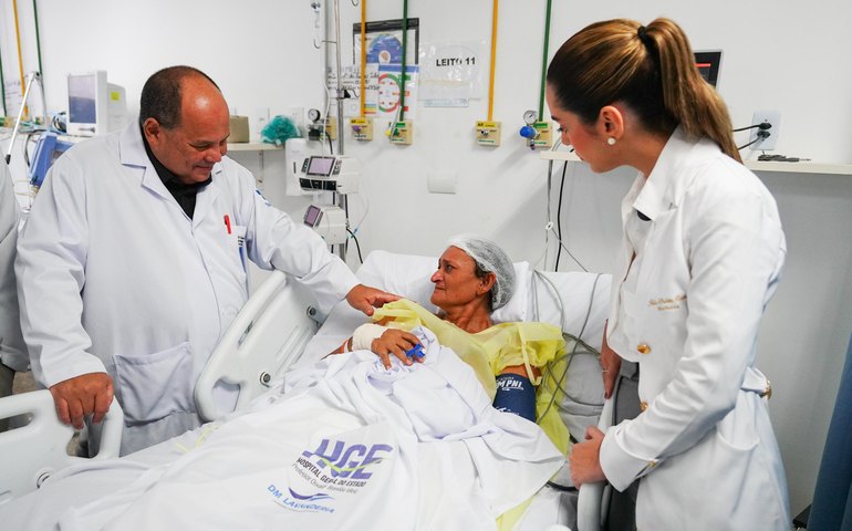 Secretário de Saúde e primeira-dama de Alagoas visitam pacientes e destacam qualidade do atendimento no HGE