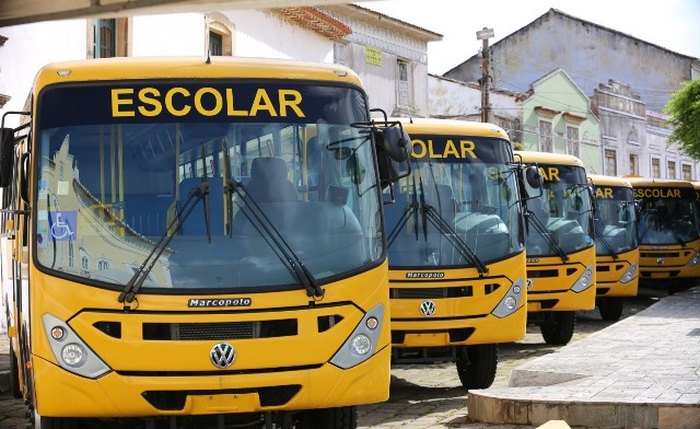 Principal despesa com combustível, ônibus escolares estão parados