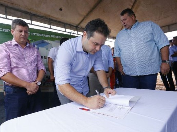 Governo de Alagoas entrega escolas reformadas em Arapiraca nesta sexta