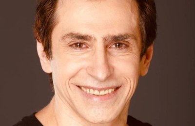 O psicólogo e escritor Alexander Bez participa de debate no programa Sempre Melhor, da Rede Mais Família de Televisão