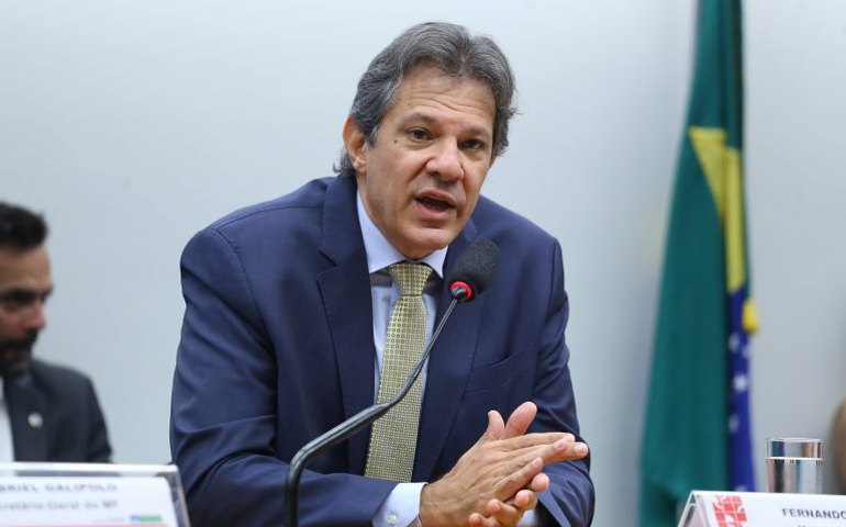 Haddad apresenta documento com prioridades de 2025-2026 da Fazenda a Hugo Motta