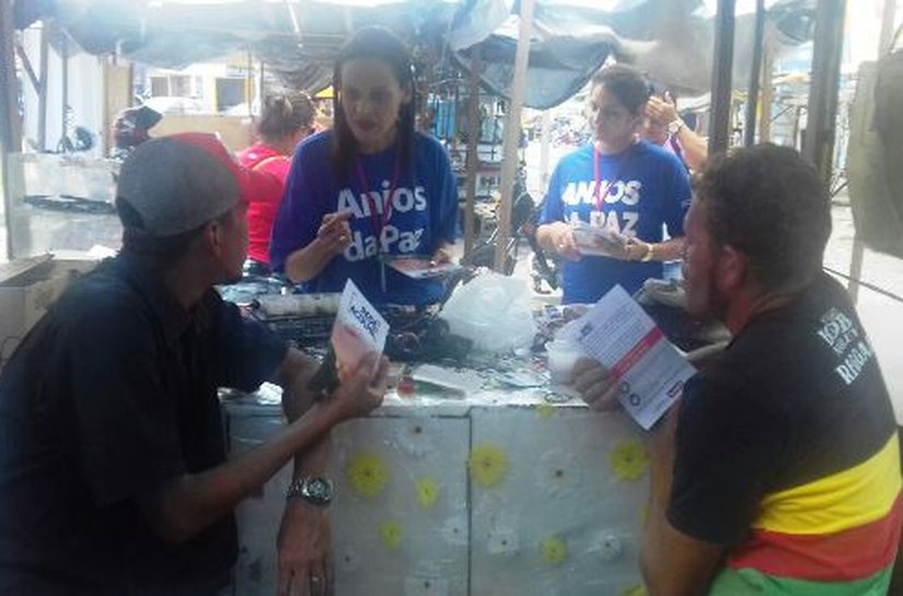 Anjos da Paz fazem busca ativa por dependentes químicos em Penedo