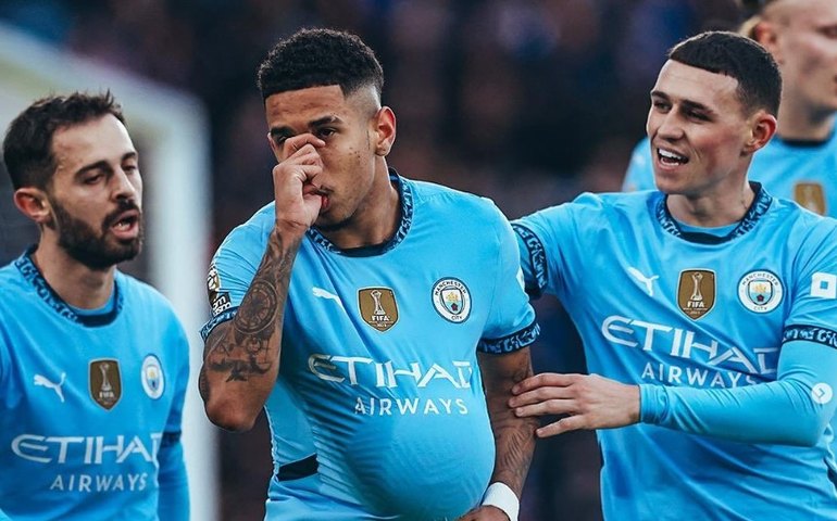 Savinho participa de 3 gols da goleada do Manchester City sobre o West Ham por 4 a 1