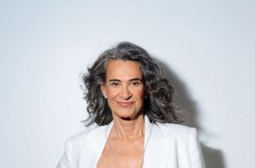 Simone traz nova turnê ao Teatro Gustavo Leite no dia 21 de setembro