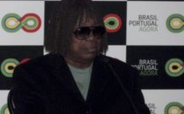 Milton Nascimento permanece internado no InCor