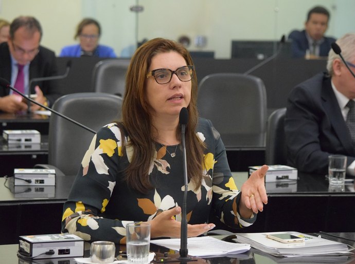 Projeto da deputada Jó Pereira garante direito ao parto humanizado em Alagoas