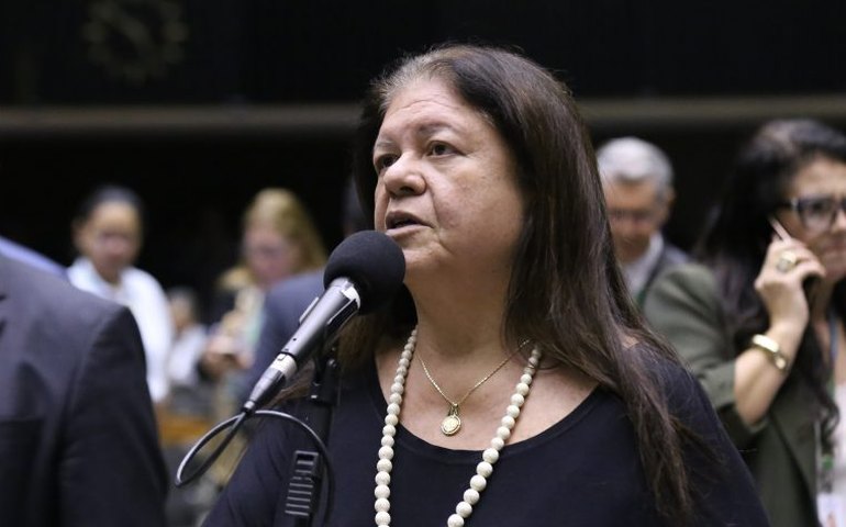 CCJ aprova ampliação da licença-maternidade em caso de internação prolongada da mãe ou do bebê