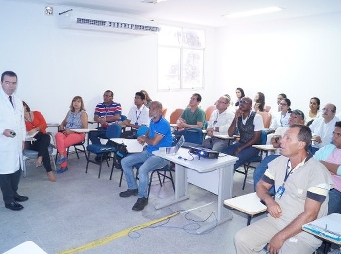 Um a cada seis homens terá câncer de próstata, diz médico do HGE