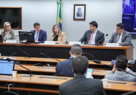 Especialistas defendem projetos de incentivo à indústria nacional de fertilizantes