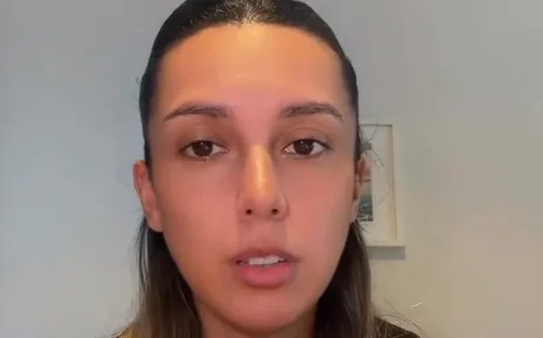 Após pai repetir gesto racista, defesa teme pressão maior em caso de turista no Rio