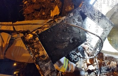 Veja fotos: BRK retira TV de rede coletora de esgoto em Maceió