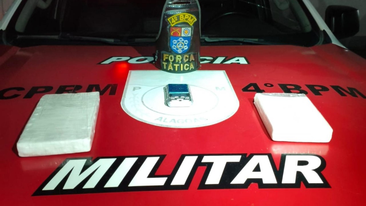 PM apreende 1,8 kg de cocaína em Maceió e revólver após disparos em Maravilha