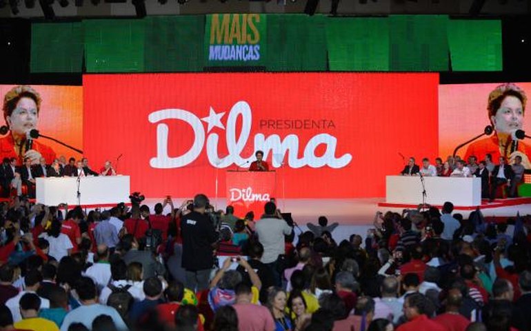 PT oficializa Dilma como candidata à reeleição e defende reforma política