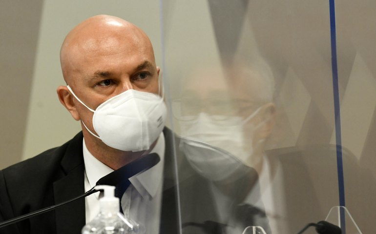 Santana não responde sobre suposto esquema de beneficiamento da Precisa