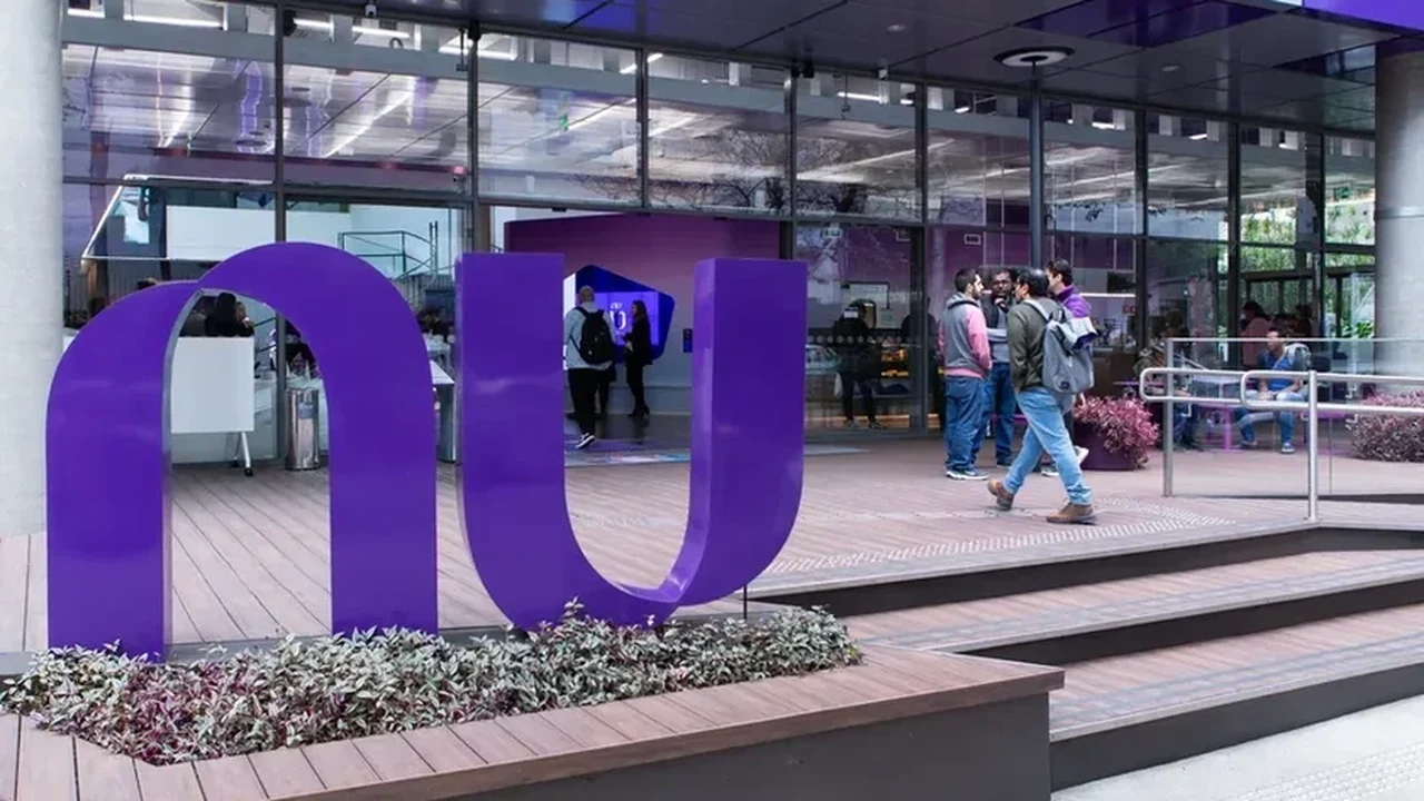 Nubank registra lucro líquido recorde de US$ 1,1 bi no 2º tri, alta de 49% em relação a 2025
