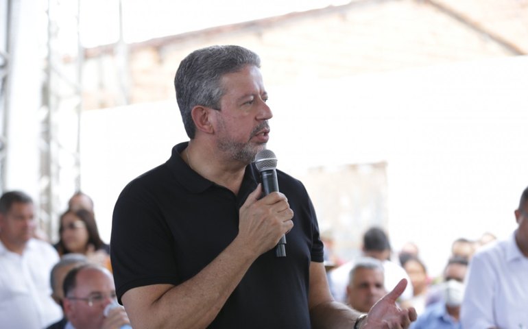 &#8220;Em 15 dias serão retomadas as obras de recuperação da BR-101 em São Miguel dos Campos &#8220;, diz Arthur Lira