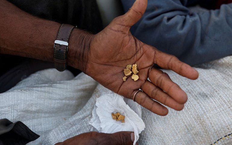 Ouro fecha em nível mais baixo desde março, com retorno dos Treasuries e dólar fortes