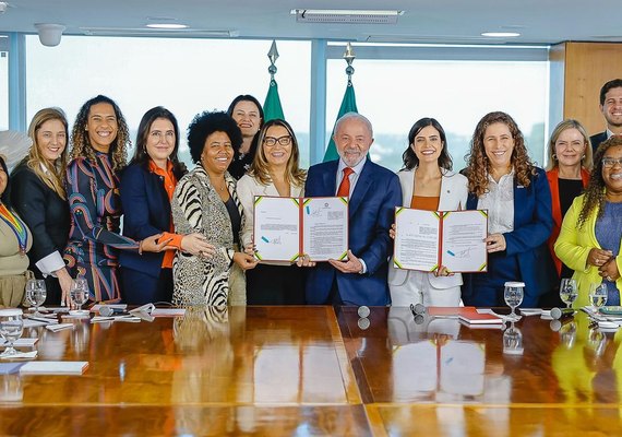Lula sanciona cota de 30% para mulheres em conselhos de estatais