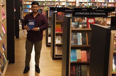 Penedense aposta em livro digital e alcança 10 mil e-books vendidos no mês de lançamento
